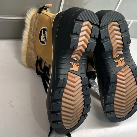 Sorel Women’s Crew Tivoli Snow Winter Boots Quarry Tan Size 7 NWT