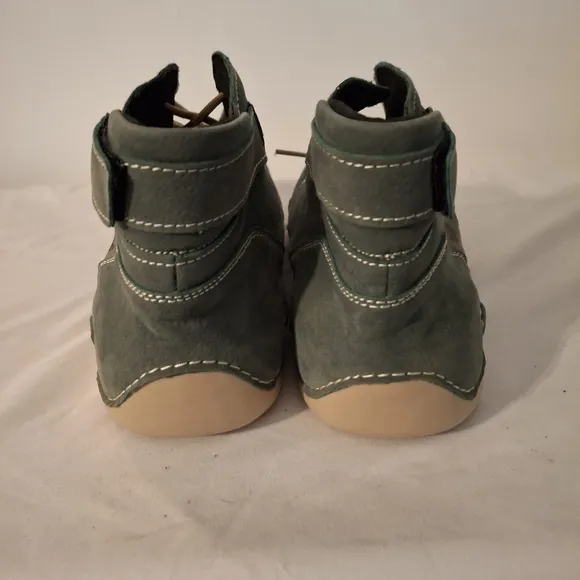 Spor7 Two-tone Hunter Green and Tan Men's High-Top Sneakers with Suede Texture