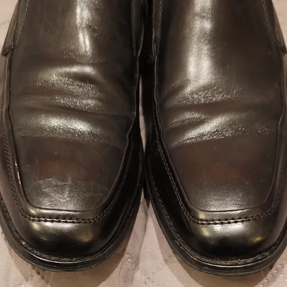 Steve Madden Black Loafers with Smooth Leather and Polished Finish