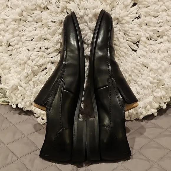 Steve Madden Black Loafers with Smooth Leather and Polished Finish