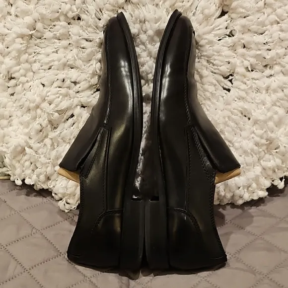 Steve Madden Black Loafers with Smooth Leather and Polished Finish