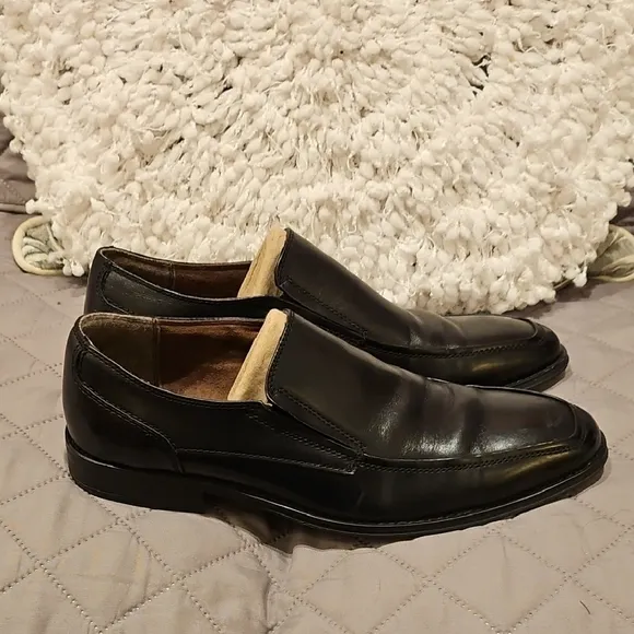 Steve Madden Black Loafers with Smooth Leather and Polished Finish