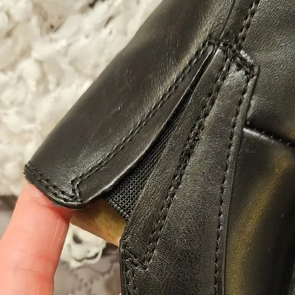 Steve Madden Black Loafers with Smooth Leather and Polished Finish