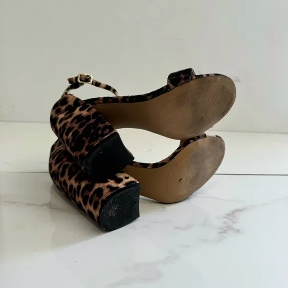 Steve Madden Carrson Strappy Leopard Print Sandals size 8