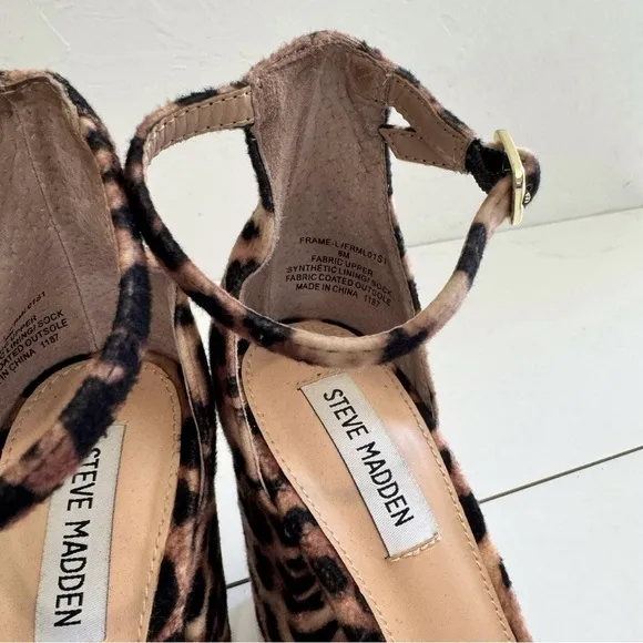 Steve Madden Carrson Strappy Leopard Print Sandals size 8