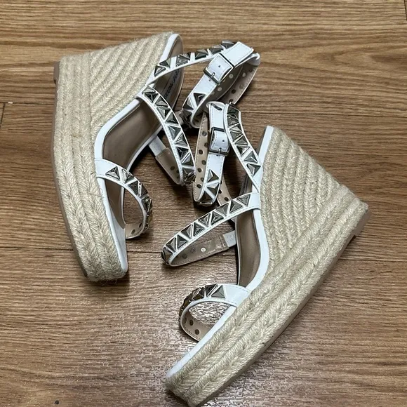 STEVE MADDEN Wedge Platform Studded Sandals Espadrilles