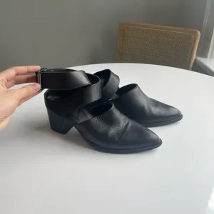 Strappy Black Leather Zara Trafaluc Sandals