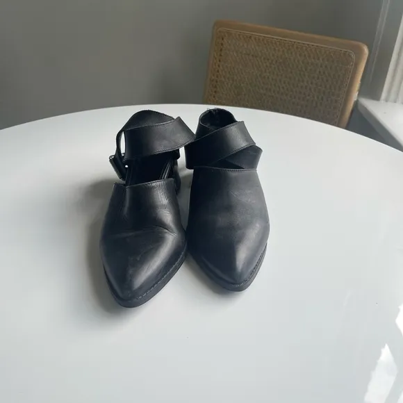 Strappy Black Leather Zara Trafaluc Sandals