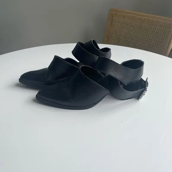 Strappy Black Leather Zara Trafaluc Sandals