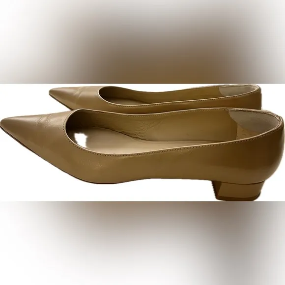 Stuart Weitzman Tan or Beige Neutral Pointed Toe Flats Size 8B