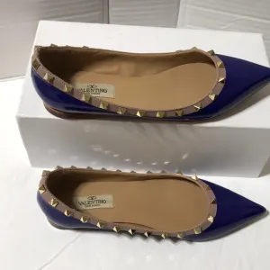 Studded patent flats