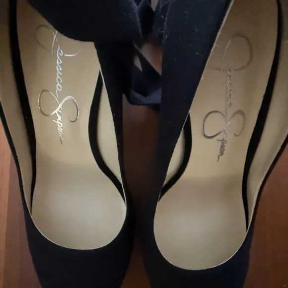 Sz 7 / Jessica Simpson Black and Tan Wedge Espadrilles