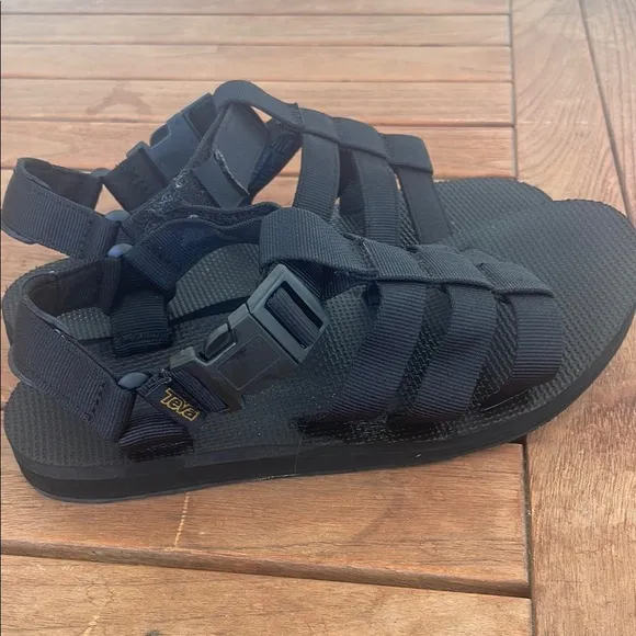 Teva Dorado strappy sandals in black