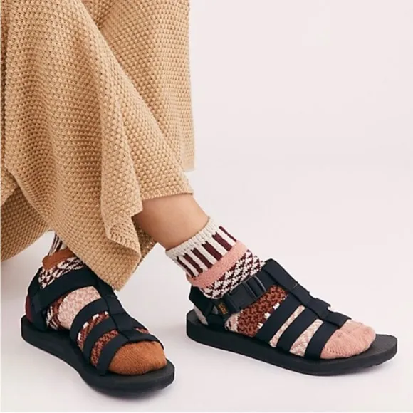 Teva Dorado strappy sandals in black