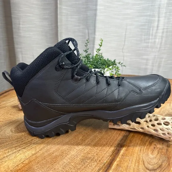 The North Face STORM STRIKE II WATERPROOF BOOTS NON SLIP INSULATED Size 13