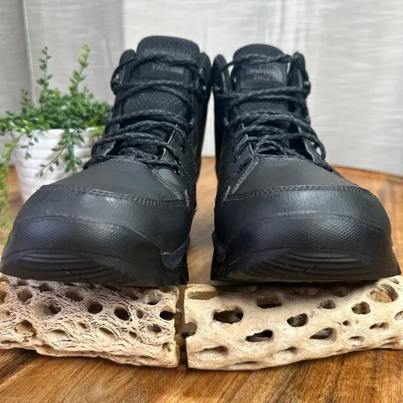 The North Face STORM STRIKE II WATERPROOF BOOTS NON SLIP INSULATED Size 13