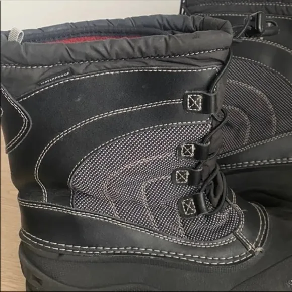 The North Face Winter Insulated Boots- 5 Y- 6.5 W