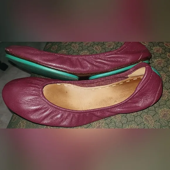 Tieks maroon ballet flats