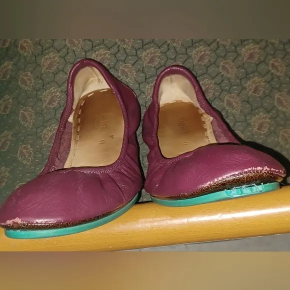 Tieks maroon ballet flats