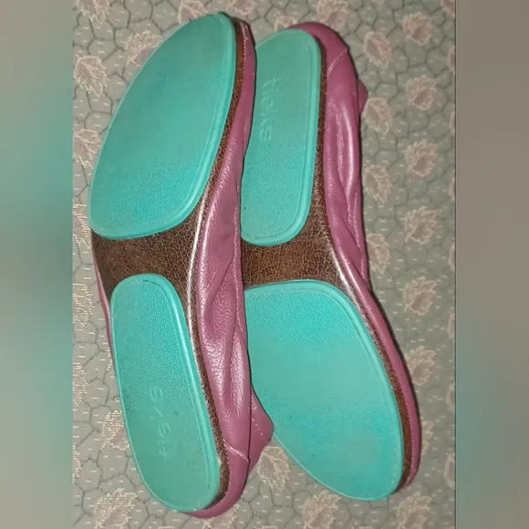 Tieks maroon ballet flats