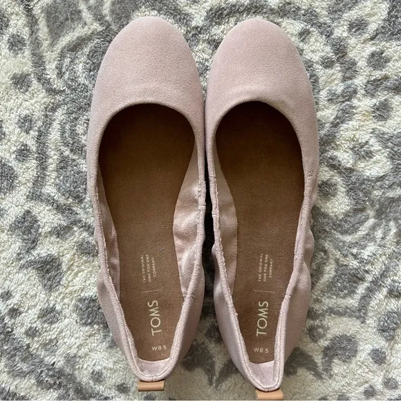 Tom’s baby pink ballet flats