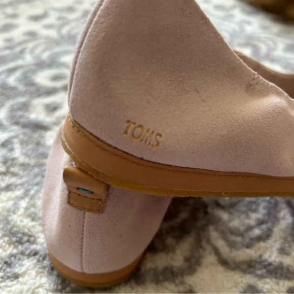 Tom’s baby pink ballet flats