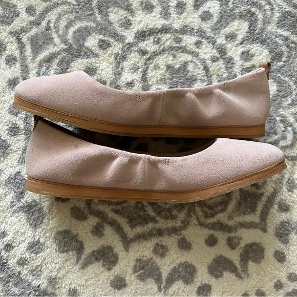 Tom’s baby pink ballet flats