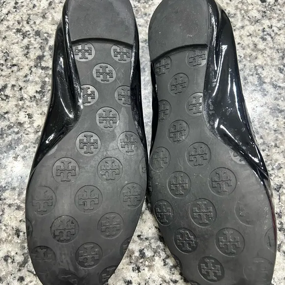 TORY BURCH 9 sz PATENT BLACK LEATHER BALLET FLATS