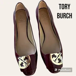 TORY BURCH Burgundy Oxblood Patent Leather Ballet Flats Gold Logo Size 9