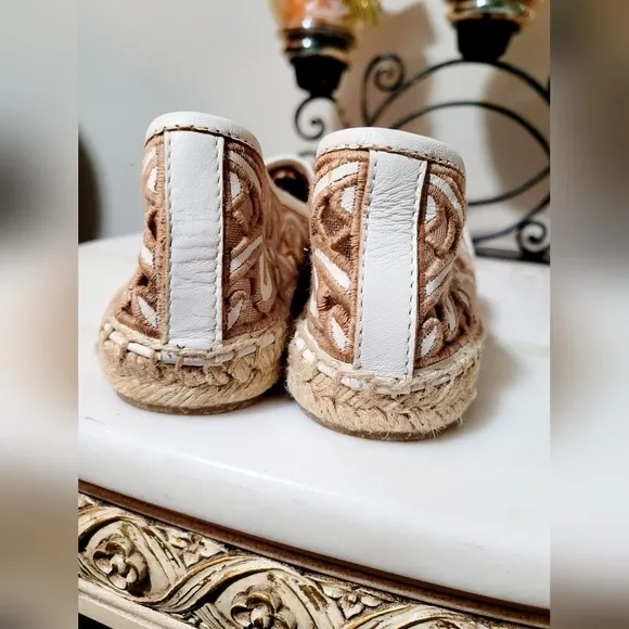 Tory Burch Lucia Embroidered Lace Espadrilles Shoes Tan/White US 9 New