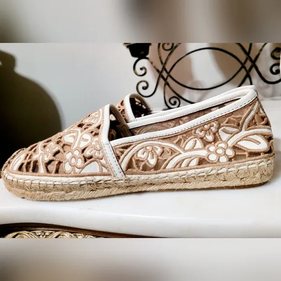 Tory Burch Lucia Embroidered Lace Espadrilles Shoes Tan/White US 9 New