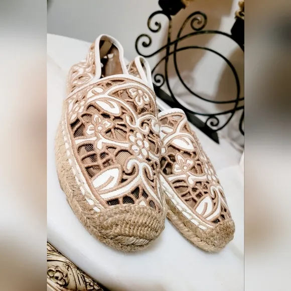 Tory Burch Lucia Embroidered Lace Espadrilles Shoes Tan/White US 9 New