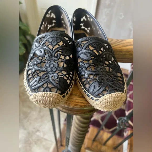 Tory Burch Lucia Lace Espadrilles 7.5. Navy excellent condition.