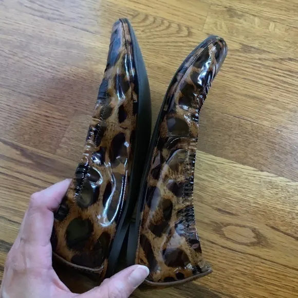 Tory Burch patent animal print flats‎ size 8.5