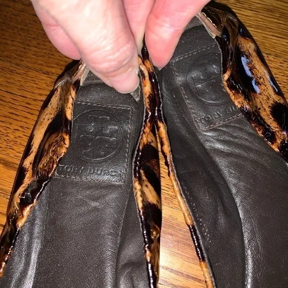Tory Burch patent animal print flats‎ size 8.5