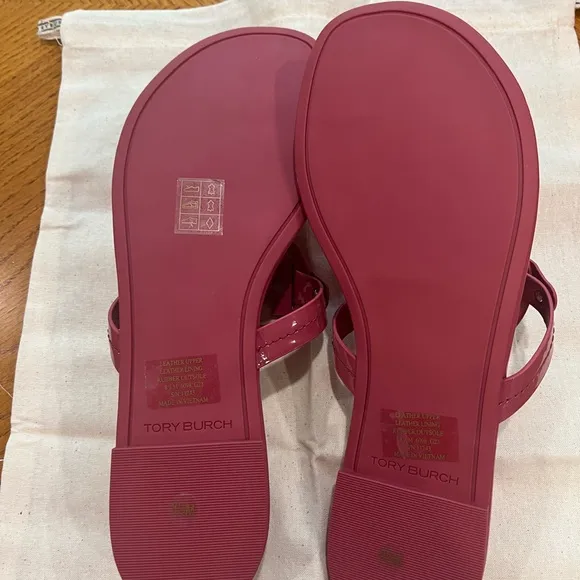Tory Burch pink berry  Leather Sandals with Iconic Medallion