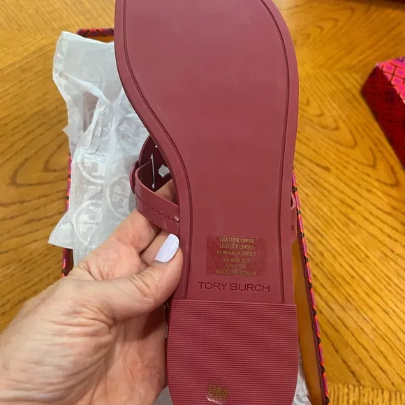 Tory Burch pink berry  Leather Sandals with Iconic Medallion