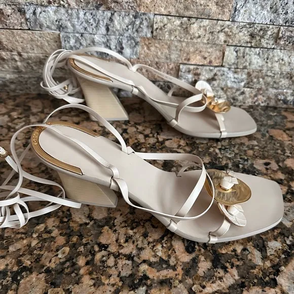 Tory BurchKnotted Leather Ankle-Tie Sandals New Cream