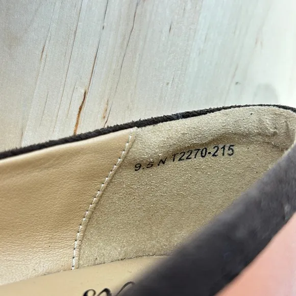 Trotters Womens Brown Leather Hannah Flats NWOB - Size 9.5