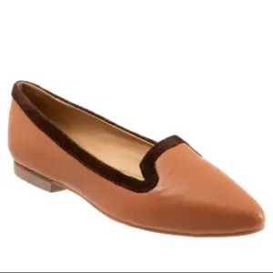 Trotters Womens Brown Leather Hannah Flats NWOB - Size 9.5