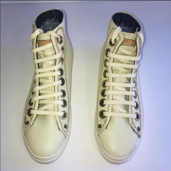 True Religion With Gold Stids Sneakers High Top
