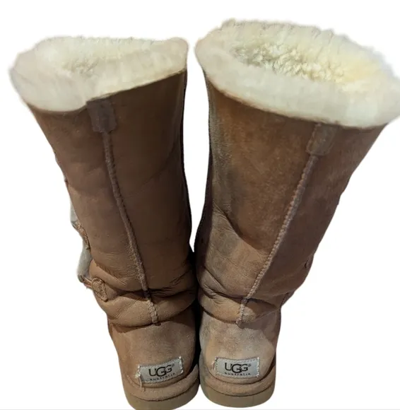 UGG Australia Bailey Button Triplet II Tall Boots 6 Chestnut Super Soft