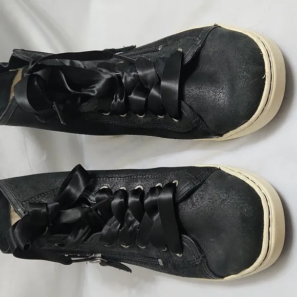 UGG Blaney Crystal Embellished High Top Leather Casual sneakers (w size 10)