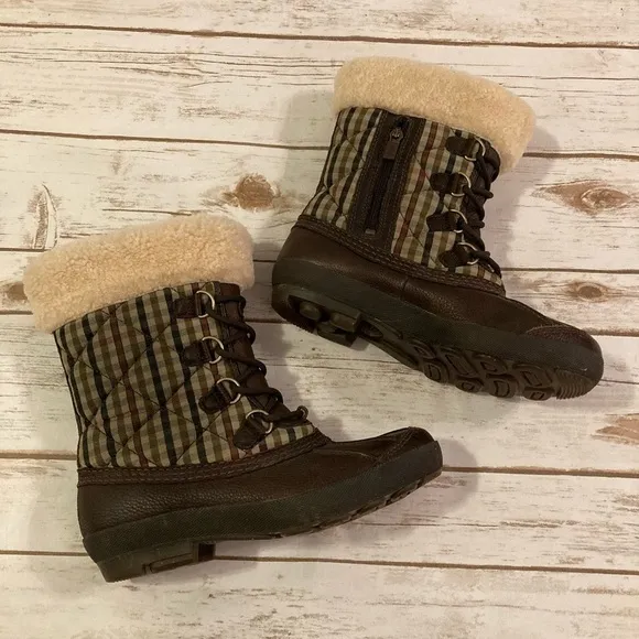 UGG Brown Quilted Newberry Waterproof Event Boot Size 7