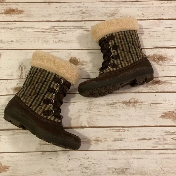 UGG Brown Quilted Newberry Waterproof Event Boot Size 7