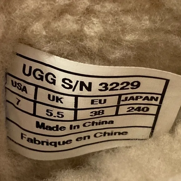 UGG Brown Quilted Newberry Waterproof Event Boot Size 7