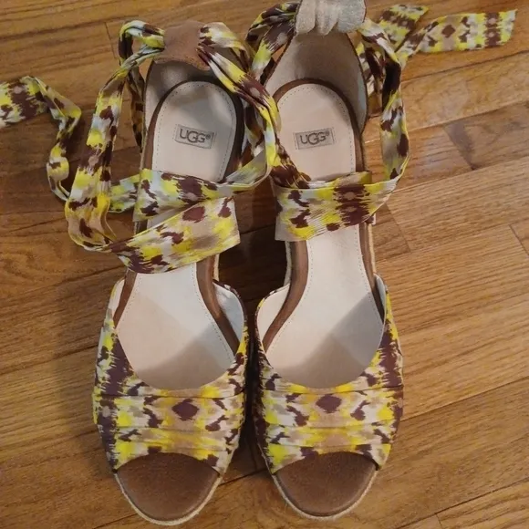 UGG Luciana Wedge Espadrilles Sz 9.5
