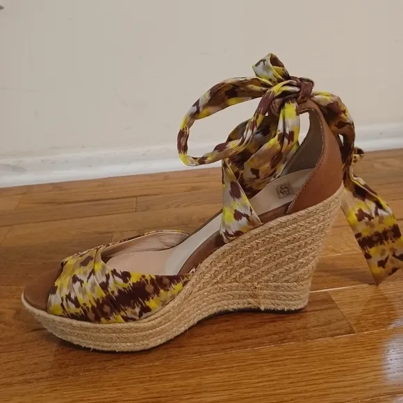UGG Luciana Wedge Espadrilles Sz 9.5