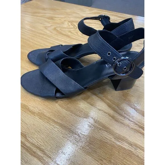 Vaneli Morel Slingback Sandals Women's 9.5N Black Leather Strappy Block HeelS63