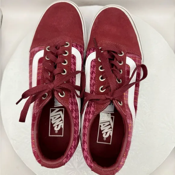 Vans Ward Platform Sneakers in Burgundy Plaid and Houndstooth Women’s Size 9
